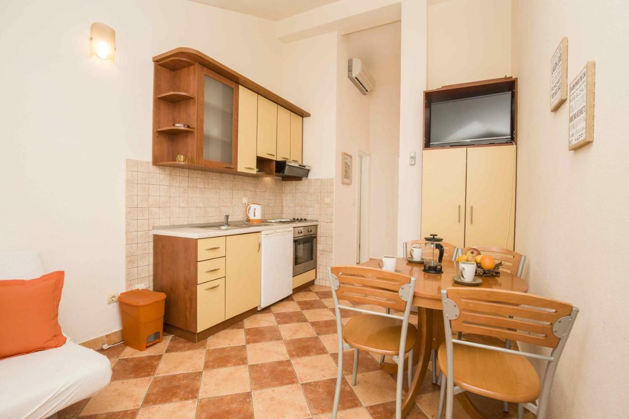 Apartmani Sani Bol Exterior foto